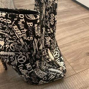 Aldo Graffiti heels